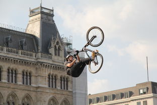 米兰体育下载-“跑酷赛场:东安湖体育公园成为极限运动的全新战场” 第2张